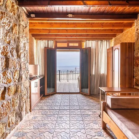 Xenia Hotel 3*